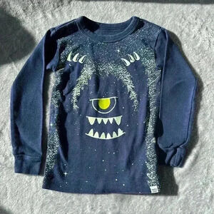 GAP - long sleeve glow  in the dark slim fit T-shirt. Size 3